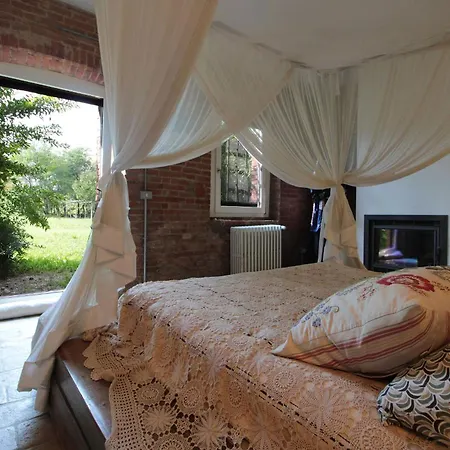 Poggio Zucchino, Pool And Wellness, Piacenza Villa