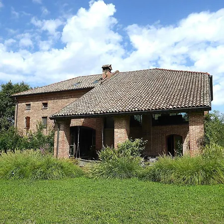 וילה Poggio Zucchino, Pool And Wellness, Piacenza