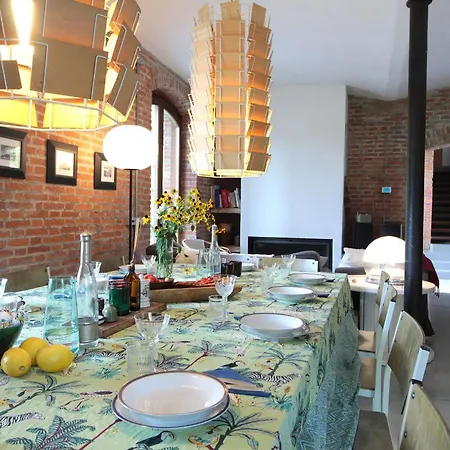 Villa Poggio Zucchino, Pool And Wellness, Piacenza *