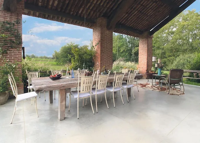 Poggio Zucchino, Pool And Wellness, Piacenza Villa *