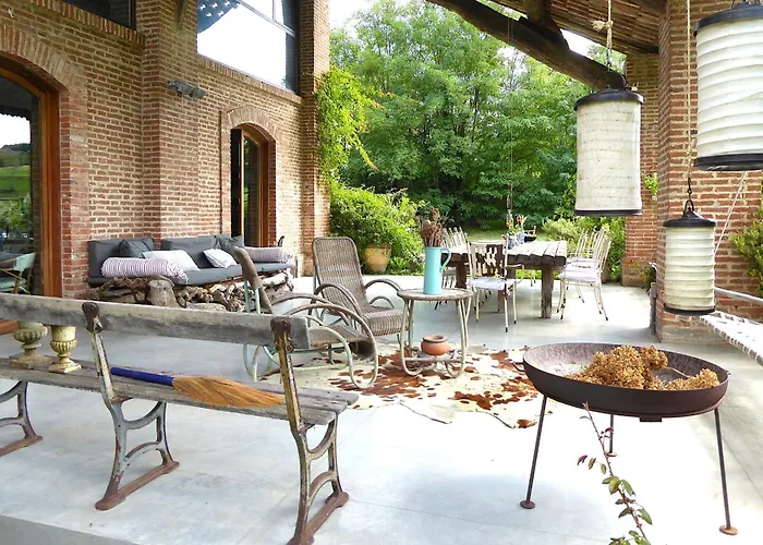 Villa Poggio Zucchino, Pool And Wellness, Piacenza *