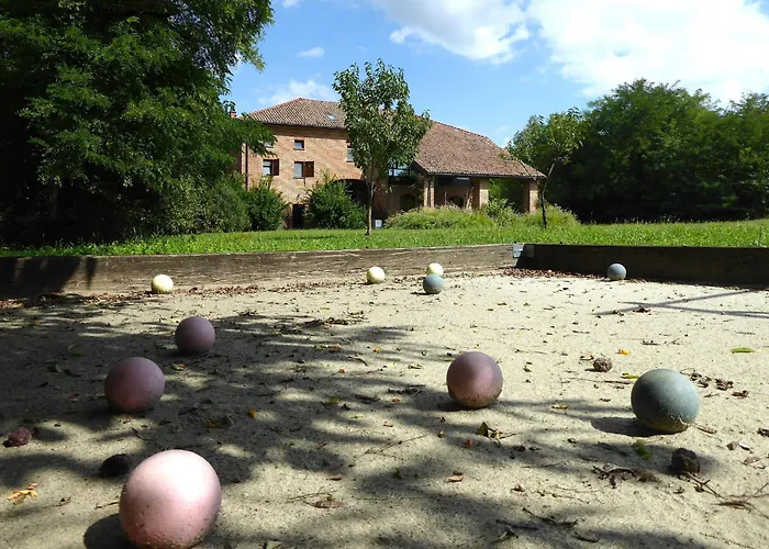 Poggio Zucchino, Pool And Wellness, Piacenza Villa